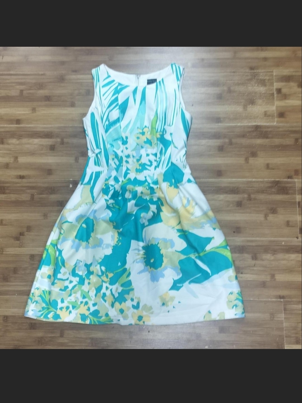 Sleeveless Floral A-Line Dress in Teal and White